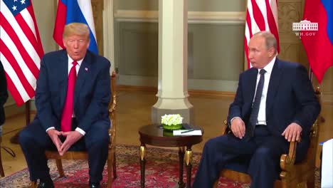 El-Presidente-Donald-Trump-Y-El-Presidente-Ruso-Vladimir-Putin-Se-Reúnen-Ante-Los-Medios-De-Comunicación-En-Helsinki,-Finlandia-1