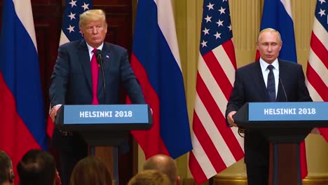 El-Presidente-De-Los-Estados-Unidos,-Donald-Trump,-Celebra-Una-Conferencia-De-Prensa-Desastrosa-Y-Muy-Criticada-Con-La-Federación-De-Rusia-Vladimir-Putin-Después-De-Su-Cumbre-En-Helsinki,-Finlandia-Putin-Invita-A-Mueller-A-Presentar-Una-Solicitud-Ante-Las-Fuerzas-Del-Orden-Y-Enviarán-Una-Respuesta-Formal