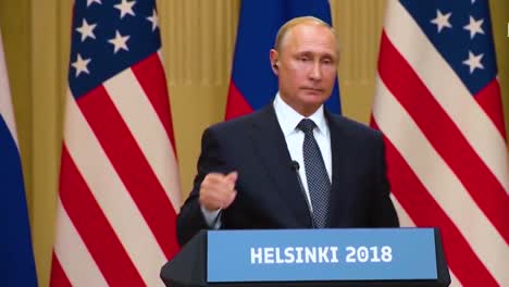 El-Presidente-De-Los-Estados-Unidos,-Donald-Trump,-Celebra-Una-Conferencia-De-Prensa-Desastrosa-Y-Muy-Criticada-Con-La-Federación-De-Rusia-Vladimir-Putin-Después-De-Su-Cumbre-En-Helsinki,-Finlandia,-Putin-Habla-Sobre-Comprometer-Materiasl-En-Trump-Comprimat-1