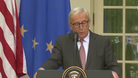 US-Präsident-Donald-Trump-Bei-Einer-Gemeinsamen-Pressekonferenz-Mit-Der-Europäischen-Kommission-Jeanclaude-Juncker-Im-Weißen-Haus-Diskutiert-Handelspolitik-4