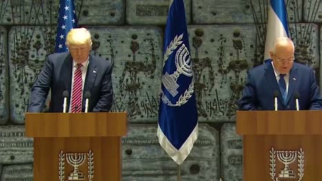 US-Präsident-Donald-Trump-Und-Israels-Präsident-Reuven-Rivlin-Tauschen-Sich-Während-Des-Präsidentenbesuchs-In-Jerusalem-Aus