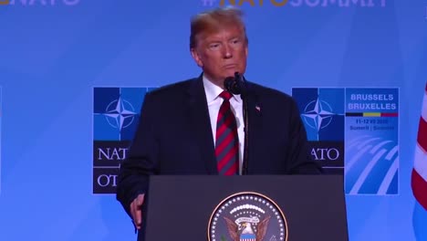 El-Presidente-Estadounidense,-Donald-Trump,-Habla-En-Una-Conferencia-De-Prensa-De-La-Otan-Sobre-Ser-Un-Genio-Muy-Estable