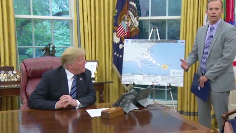 Us-President-Donald-Trump-Gets-A-Briefing-From-Fema-Chief-William-Brock-Long-On-The-Progress-Of-Hurricane-Florence-And-It\'S-Threat-To-The-Us-Mainland