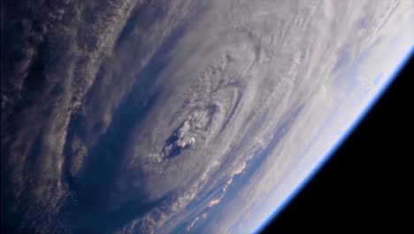 Schüsse-Von-Der-NASA-Raumstation-Des-Hurrikans-Florenz,-Der-Sich-Der-Küste-Nordamerikas-Nähert-7