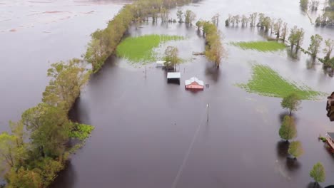 Helikopter-Antennen-über-Den-Überschwemmungen-und-Schäden,-Die-Durch-Den-Hurrikan-Florenz-In-North-Carolina-Verursacht-Wurden