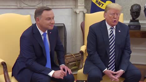 US-Präsident-Donald-Trump-Spricht-Während-Eines-Staatsbesuchs-Des-Polnischen-Präsidenten-Andrzej-Duda-Mit-Der-Presse-Und-Spricht-über-Hohe-Handelszölle-Auf-China