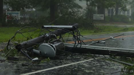 Hurrikan-Florenz-Schlägt-Wilmingston-North-Carolina-Zu,-Was-Zu-Umfangreichen-Überschwemmungen-Und-Schäden-An-Umgestürzten-Stromleitungen-Und-Bäumen-Führt