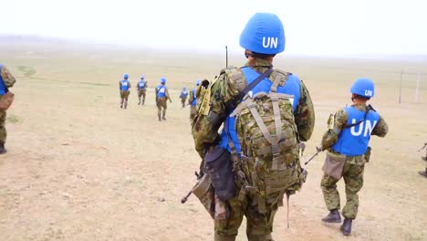 UN-Japan-Boden-Selbstverteidigungskräfte-Trainieren-In-Den-Vereinten-Nationen,-Die-In-Der-Mongolei-China-Patrouillieren