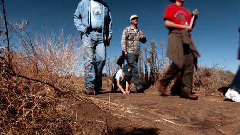 Ein-Ranger-Führt-Eine-Tour-Durch-Das-San-Francisco-Bay-National-Wildlife-Refuge