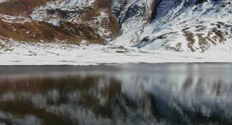 Mountain-Reflected-in-Water-02