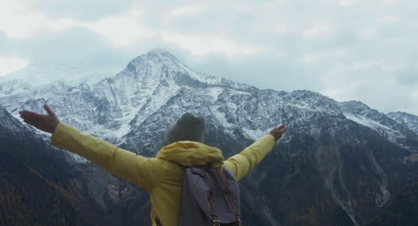 Mountain-Scene-with-Hiker