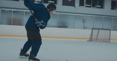 Práctica-de-hockey-sobre-hielo-51