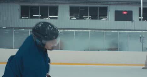 Práctica-de-hockey-sobre-hielo-06