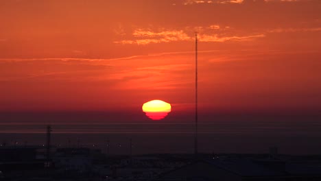 Gibraltar-Sol-Brillante-Al-Amanecer