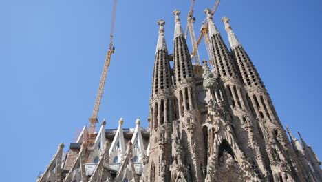 Spanien-Barcelona-Sagrada-Familia-Türme-Und-Blauer-Himmel