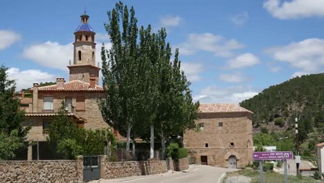 Spanien-Cabra-De-Mora-Straße-Durch-Die-Stadt