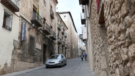 España-Cuenca-Calle-Con-Coche