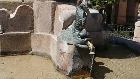 Spanien-Mora-De-Rubielos-Fischbrunnen