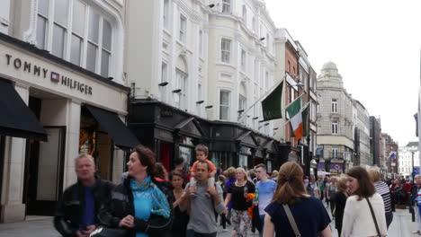 Ireland-Dublin-Street-With-Shoppers