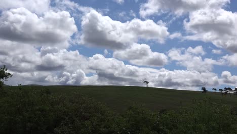 Irland-Berg-Und-Wolken