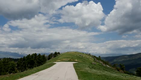 Spanien-Vor-Den-Pyrenäen-Landebahn-La-Molina