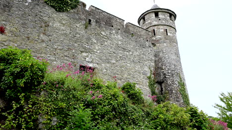 Irland-Cahir-Burg-Mit-Starken-Mauern-Und-Turm