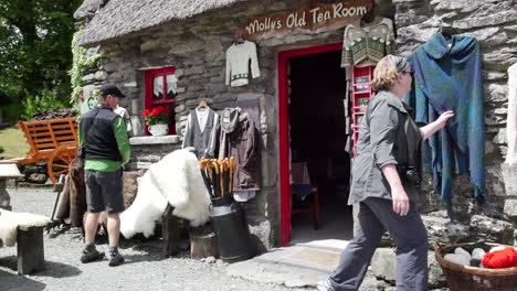 Ireland-County-Kerry-Tourists-Shopping-For-Crafts