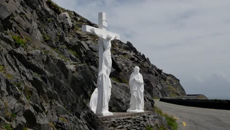 Irland-Dingle-Halbinsel-Kreuzigungsstatuen