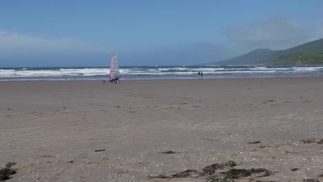 Irland-Dingle-Halbinsel-Zoll-Strand-Mit-Windbuggy