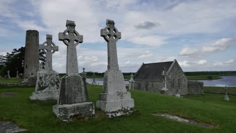 Irlanda-Clonmacnoise-Cruces-Celtas-En-Un-Sitio-Sagrado