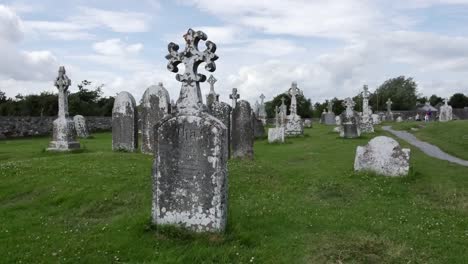 Ireland-Clonmacnoise-Tombstone-With-Four-Sided-Cross