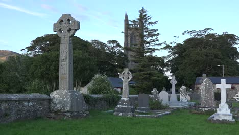 Keltisches-Hochkreuz-Der-Irischen-Grafschaft-Sligo-Auf-Dem-Drumcliff-Friedhof