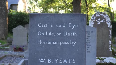 Condado-De-Irlanda-Sligo-Tumba-De-Wb-Yeats-En-Drumcliff