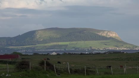 Irland-County-Sligo-Die-Runde-Kuppel-Von-Knocknarea-Of