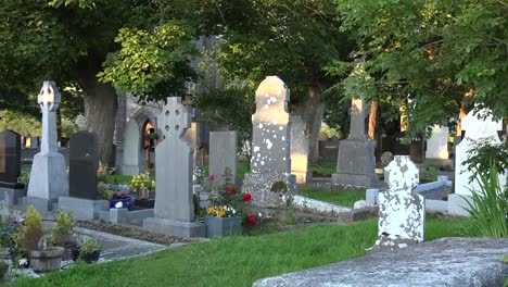 Lápidas-Del-Condado-De-Irlanda-Sligo-En-El-Cementerio-Drumcliff
