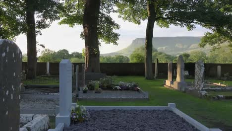 Irland-County-Sligo-Zoom-Auf-Benbulbin