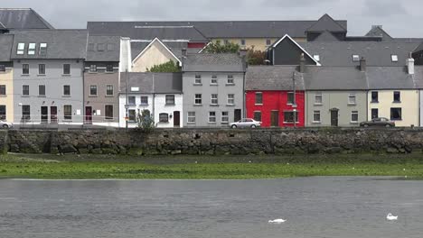 Ireland-Galway-City-Colorful-Houses-Line-The-Bay-Pan