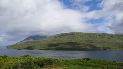 Irland-Killary-Fjord-Durch-Grüne-Hügel