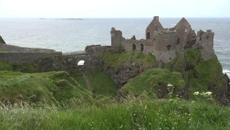 Irlanda-Del-Norte-Dunluce-Castle-En-Promontorio