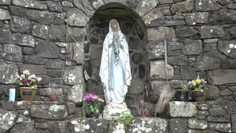 Nordirland-Lourdes-Grotte-Und-Marienstatue