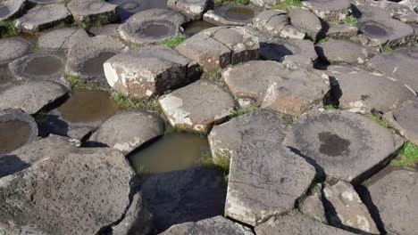 Gigantes-De-Irlanda-Del-Norte-Calzada-De-Piedras-Hexagonales