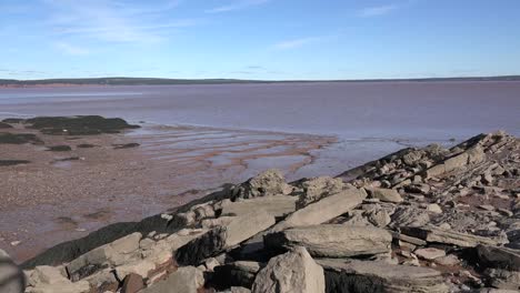 Canadá-Bahía-De-Funda-Con-Rocas-En-Primer-Plano