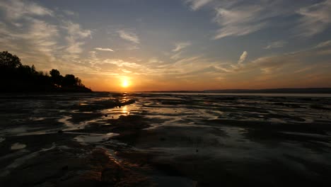 Canadá-Bahía-De-Fundy-Grand-Pre-Evangeline-Beach-Atardecer-Tardío-Time-lapse-1-Minuto