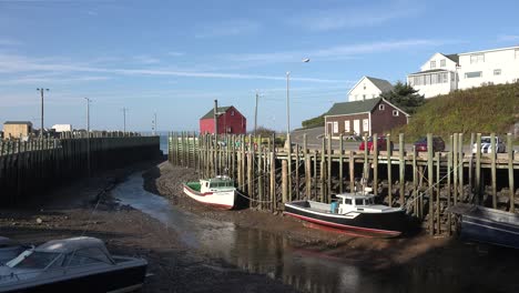 Canada-Bay-Of-Fundy-Boats-Docked-Halls-Harbour-Fluffy-Clouds-Low-Tide