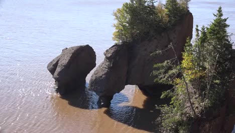 Canada-Hopewell-Rocks-High-Tide