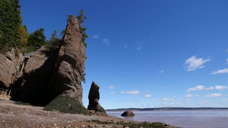 Kanada-New-Brunswick-Hopewell-Rockt-Fluchtleiter