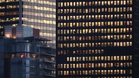 Ventana-Iluminada-Canadá-Vancouver