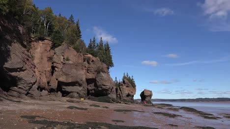Canadá-Día-Soleado-En-Hopewell-Rocks