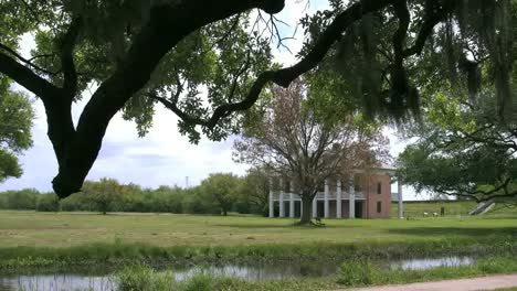 Louisiana-Chalmette-Schlachtfeld-Mit-Einem-Baumgerahmten-Haus