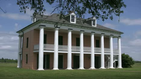 Casa-De-Louisiana-Malus-beauregard-Con-Rama